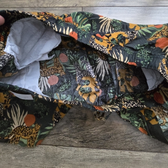 MASSIVE brand shorts size xlarge green, orange - Picture 3 of 10